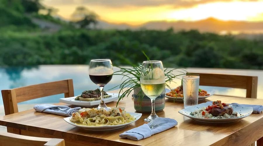 Alfresco dining with an ocean view in Guanacaste